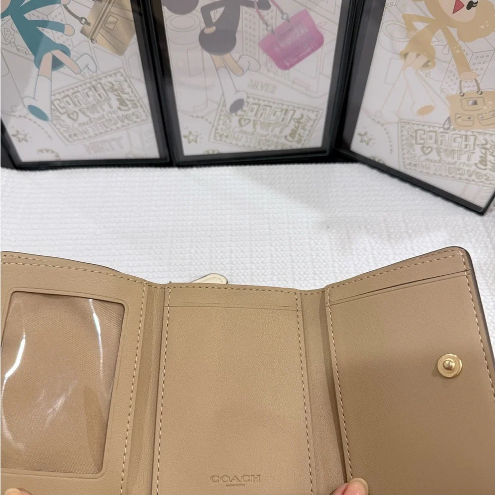 Coach Scout with Floral Wallet-2 pcs set - Picture 11 of 14